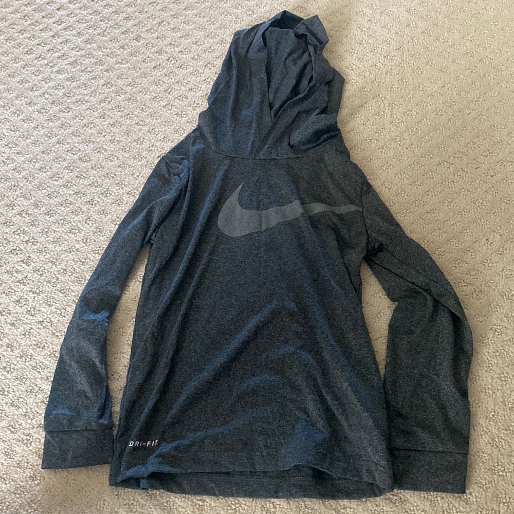 boys nike long sleeve shirt